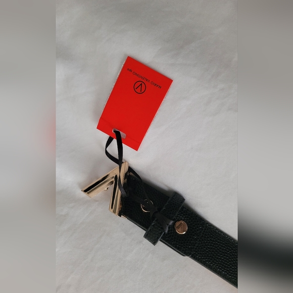 AUTH VALENTINO V  BELT - Picture 6 of 8